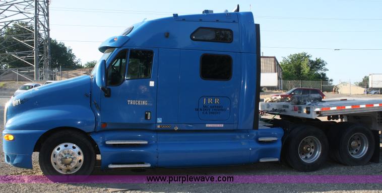 image for item A2056 1998 Kenworth T2000 semi truck