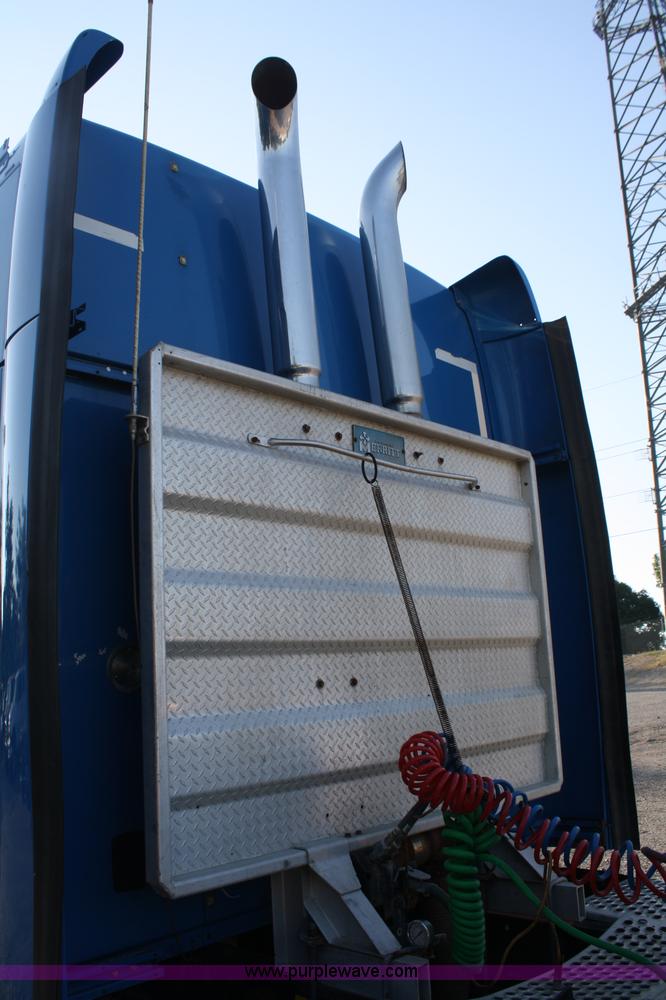 image for item A2056 1998 Kenworth T2000 semi truck