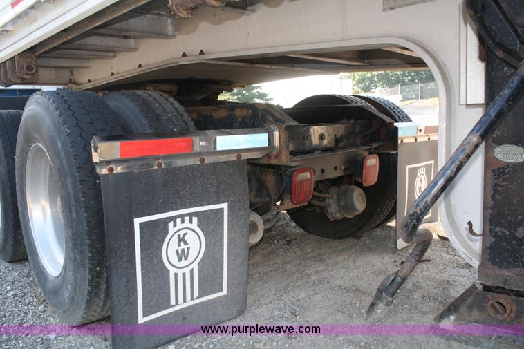 image for item A2056 1998 Kenworth T2000 semi truck