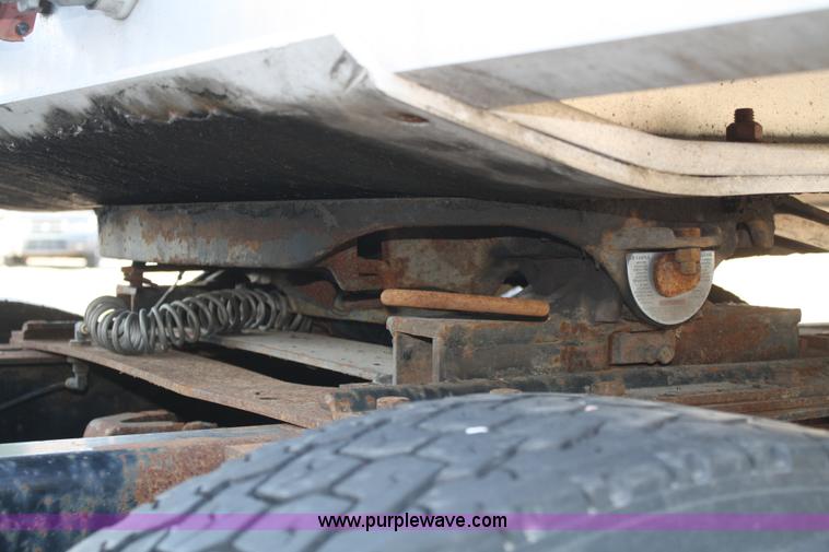 image for item A2056 1998 Kenworth T2000 semi truck