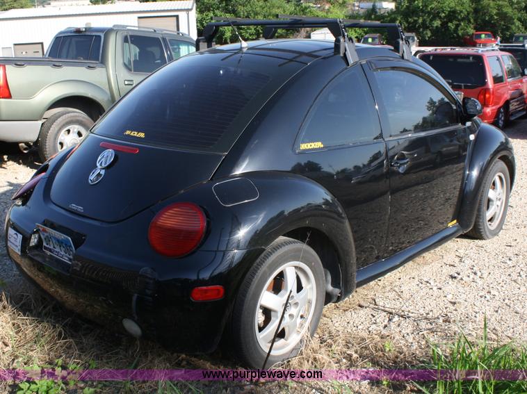 image for item A2071 1999 Volkswagen New Beetle GLS