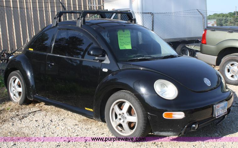 image for item A2071 1999 Volkswagen New Beetle GLS