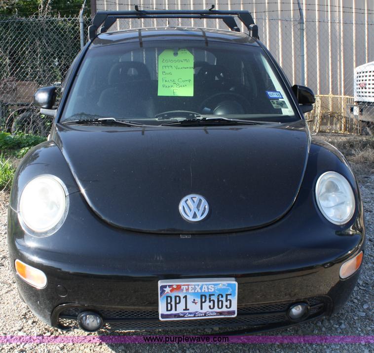 image for item A2071 1999 Volkswagen New Beetle GLS