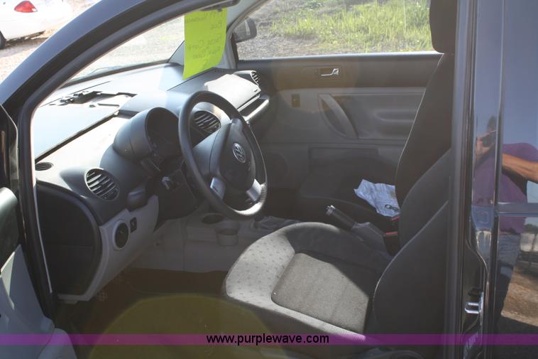 image for item A2071 1999 Volkswagen New Beetle GLS