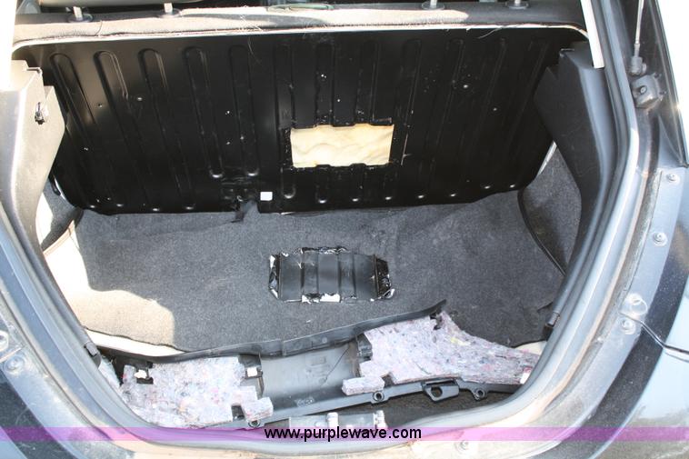 image for item A2071 1999 Volkswagen New Beetle GLS