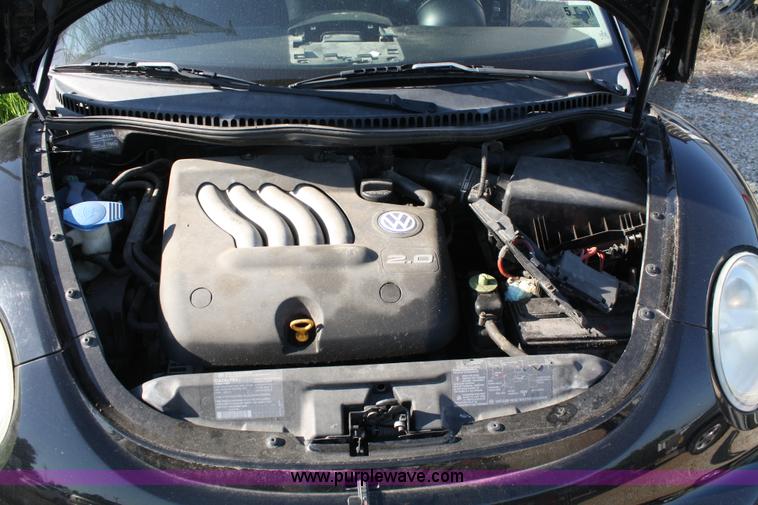 image for item A2071 1999 Volkswagen New Beetle GLS