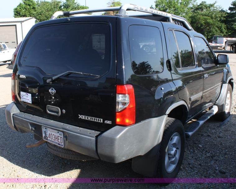image for item A2073 2001 Nissan Xterra SE SUV