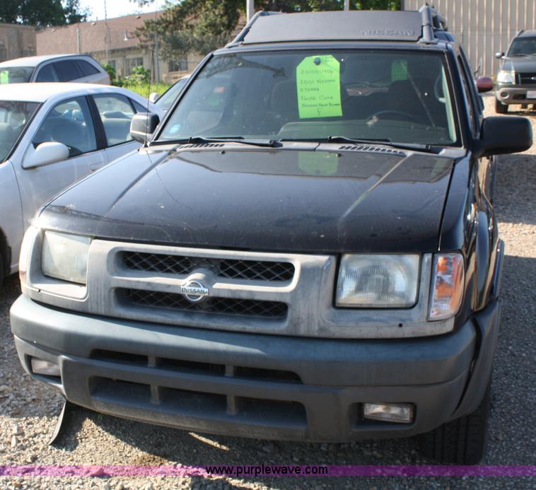 image for item A2073 2001 Nissan Xterra SE SUV