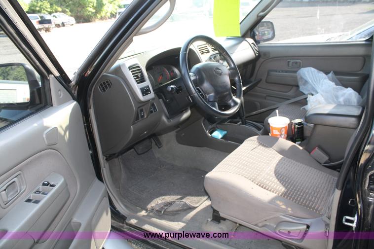 image for item A2073 2001 Nissan Xterra SE SUV