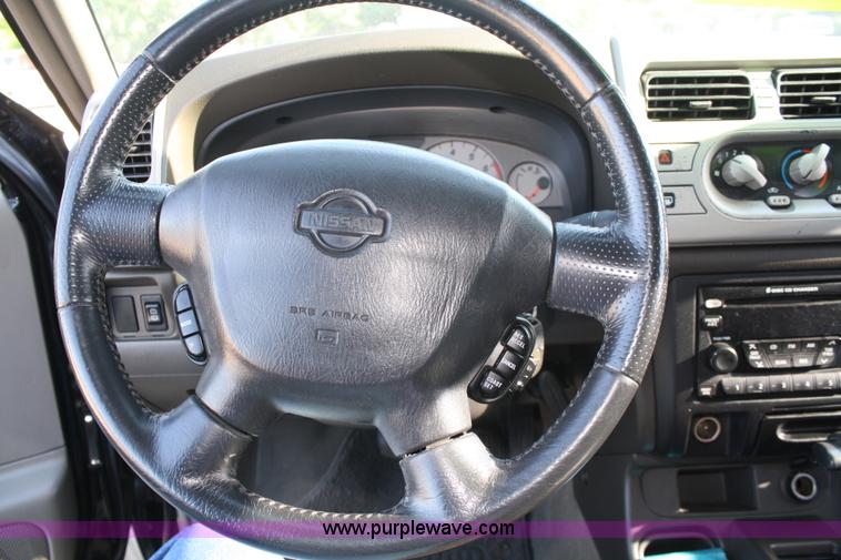 image for item A2073 2001 Nissan Xterra SE SUV