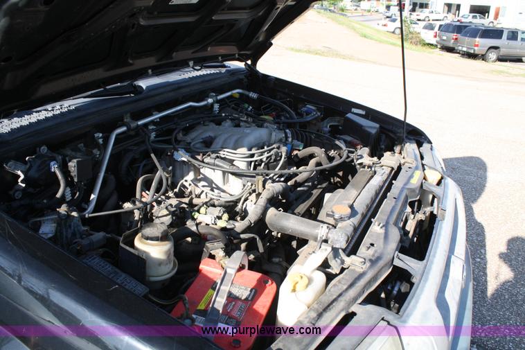 image for item A2073 2001 Nissan Xterra SE SUV