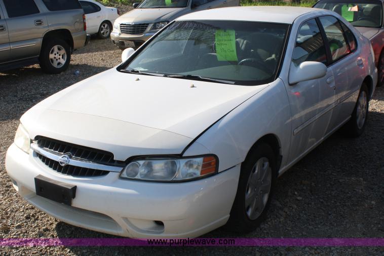 image for item A2074 2001 Nissan Altima GXE