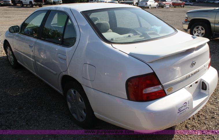 image for item A2074 2001 Nissan Altima GXE