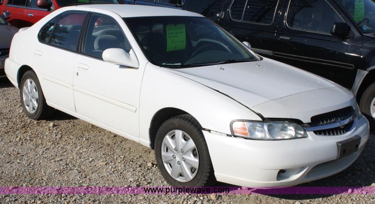 image for item A2074 2001 Nissan Altima GXE