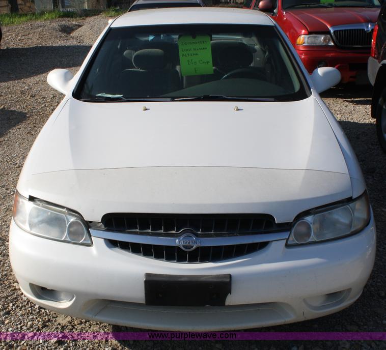 image for item A2074 2001 Nissan Altima GXE