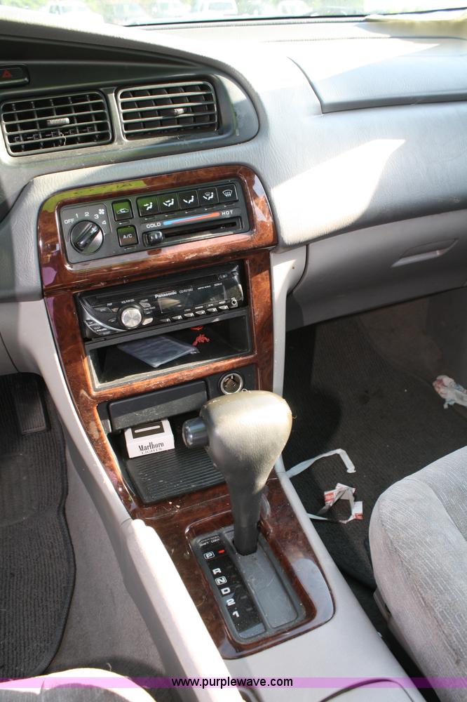 image for item A2074 2001 Nissan Altima GXE