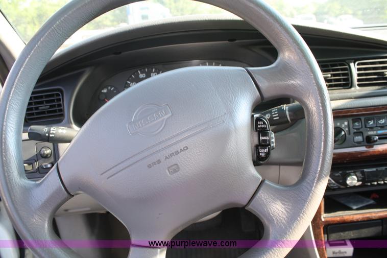 image for item A2074 2001 Nissan Altima GXE