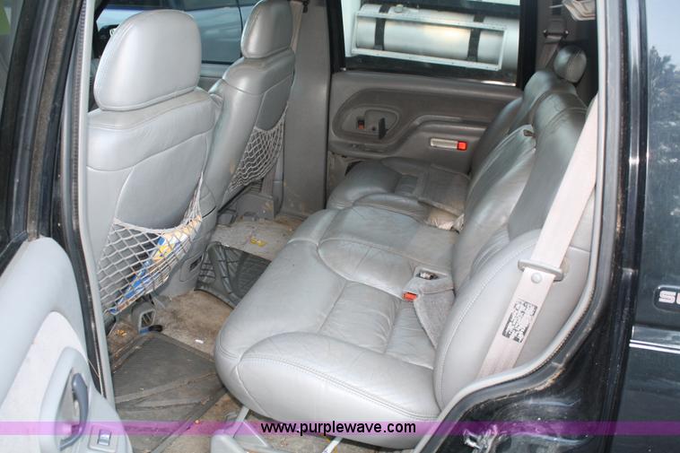 image for item A2075 1999 GMC Yukon 1500 SLT SUV