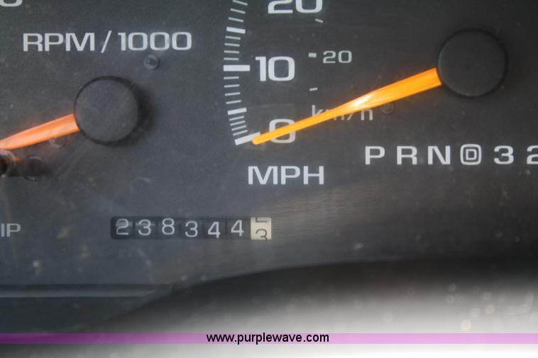 image for item A2075 1999 GMC Yukon 1500 SLT SUV