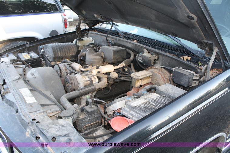 image for item A2075 1999 GMC Yukon 1500 SLT SUV