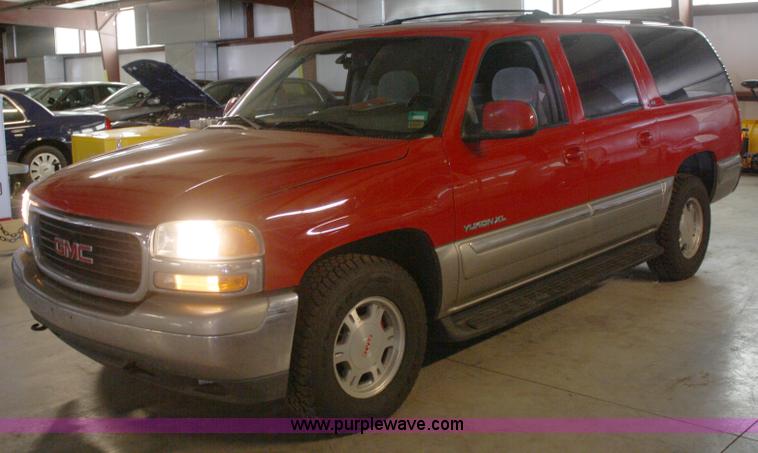 image for item A2077 2000 GMC Yukon XL 1500 SLE SUV