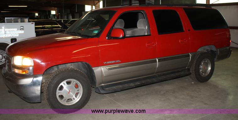 image for item A2077 2000 GMC Yukon XL 1500 SLE SUV