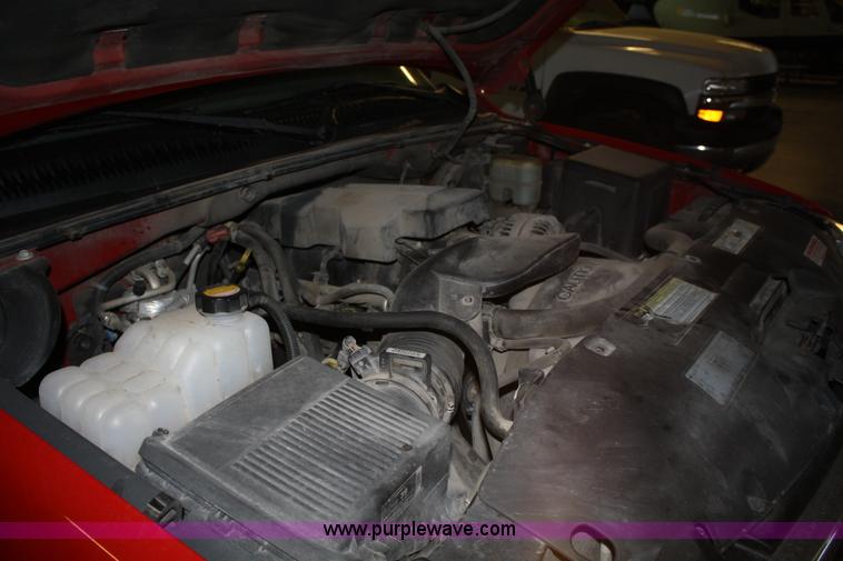 image for item A2077 2000 GMC Yukon XL 1500 SLE SUV