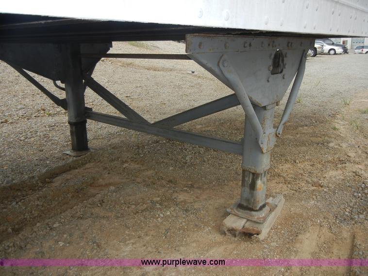 image for item A3073 2000 Great Dane 53' van trailer