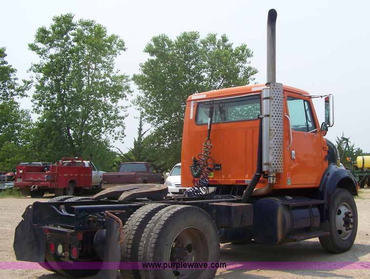 image for item 7348 2002 International 8100 semi truck
