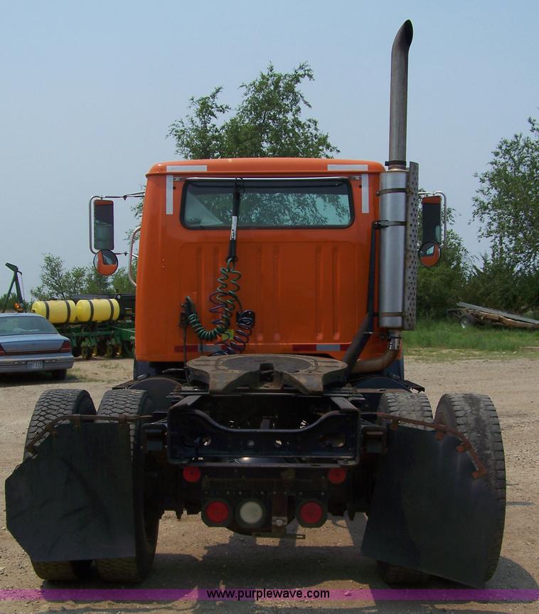 image for item 7348 2002 International 8100 semi truck