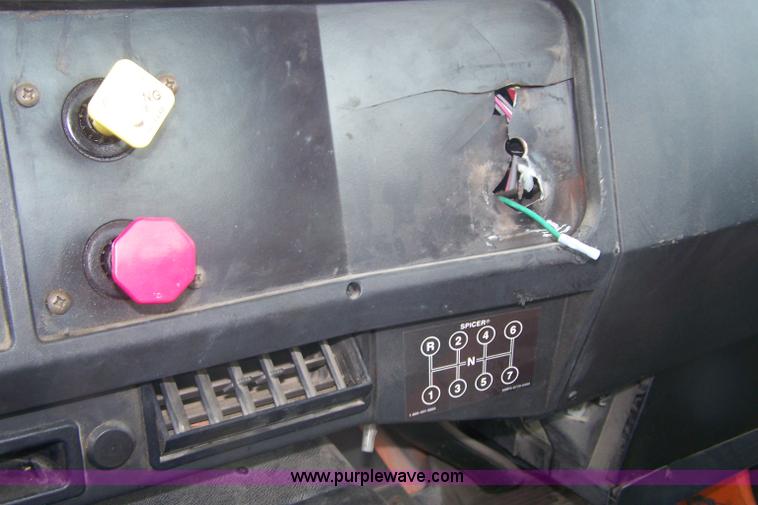 image for item 7348 2002 International 8100 semi truck