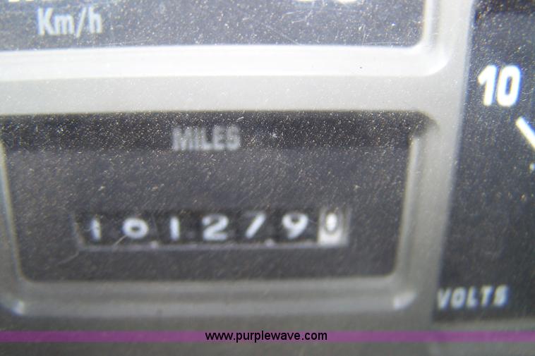 image for item 7348 2002 International 8100 semi truck