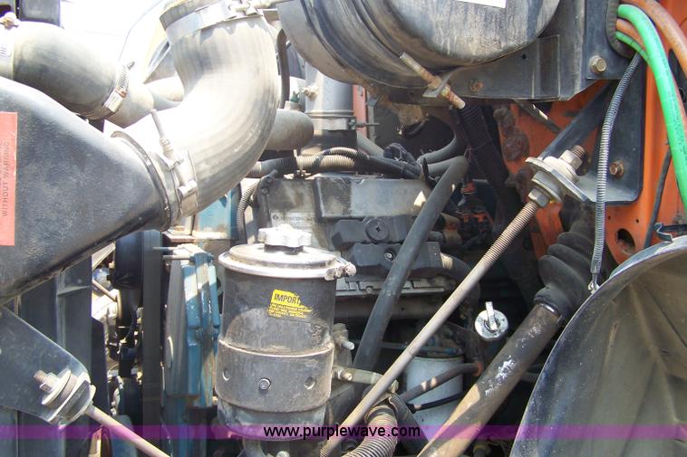 image for item 7348 2002 International 8100 semi truck