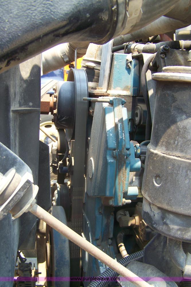 image for item 7348 2002 International 8100 semi truck