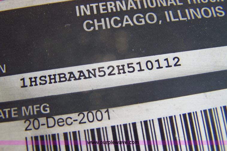 image for item 7348 2002 International 8100 semi truck