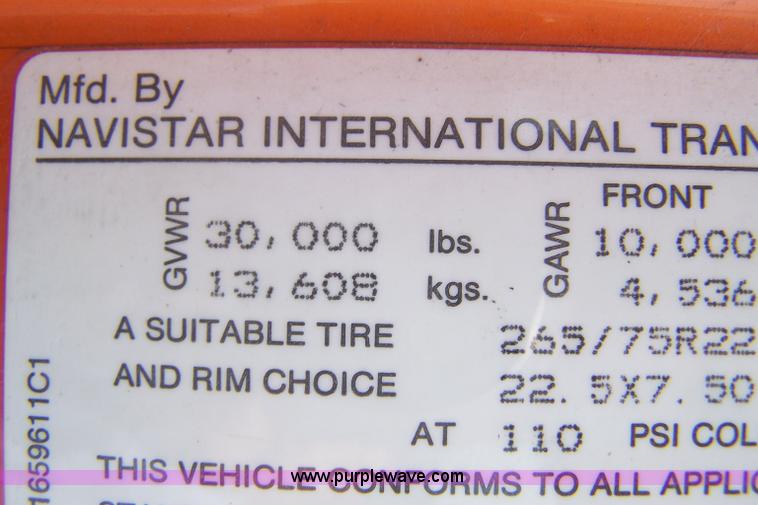 image for item 7348 2002 International 8100 semi truck