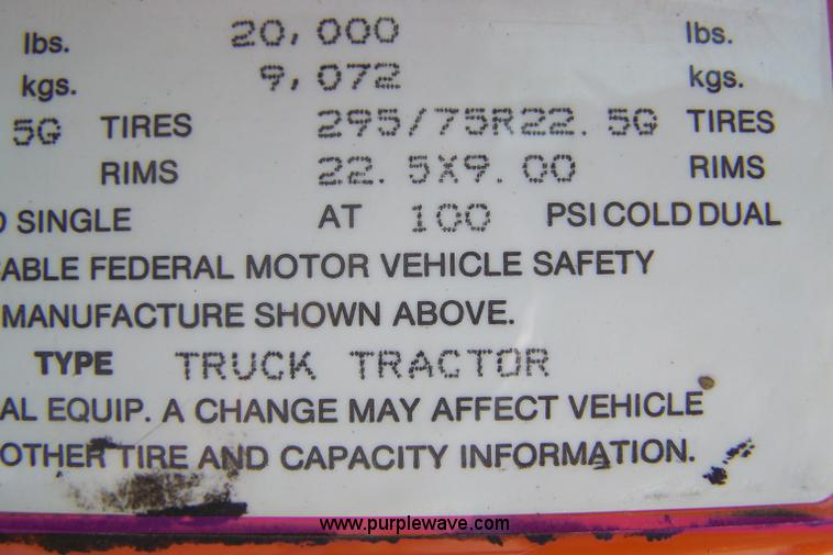 image for item 7348 2002 International 8100 semi truck