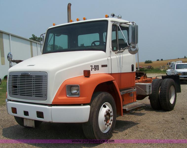 image for item 7350 1996 Freightliner FL70 semi truck