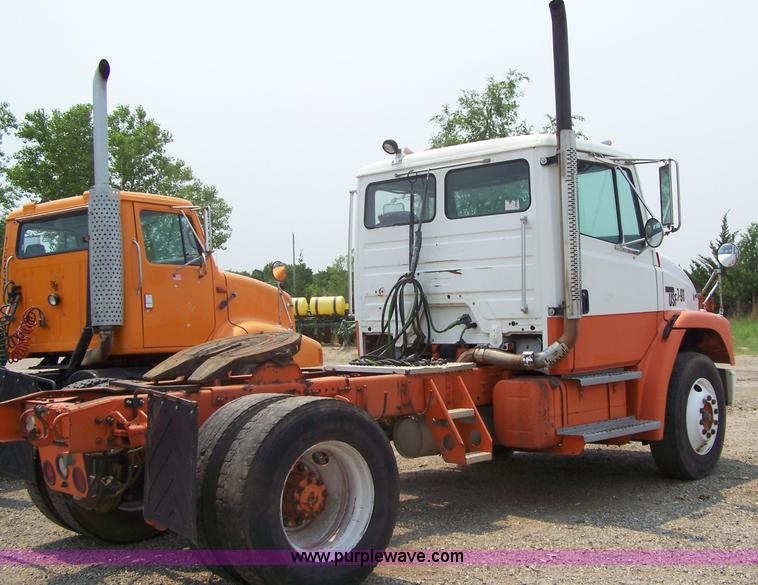 image for item 7350 1996 Freightliner FL70 semi truck