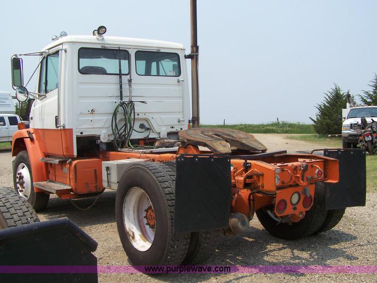 image for item 7350 1996 Freightliner FL70 semi truck