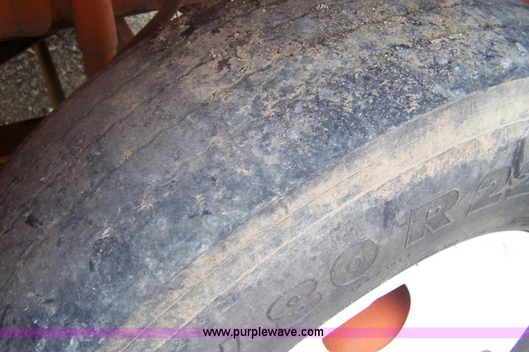 image for item 7350 1996 Freightliner FL70 semi truck