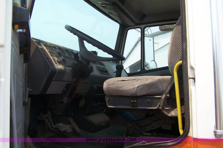 image for item 7350 1996 Freightliner FL70 semi truck