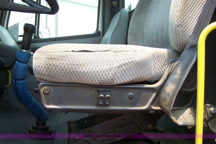 image for item 7350 1996 Freightliner FL70 semi truck