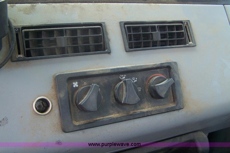 image for item 7350 1996 Freightliner FL70 semi truck