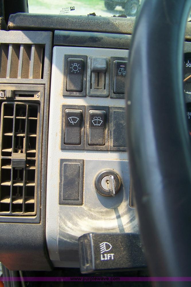 image for item 7350 1996 Freightliner FL70 semi truck