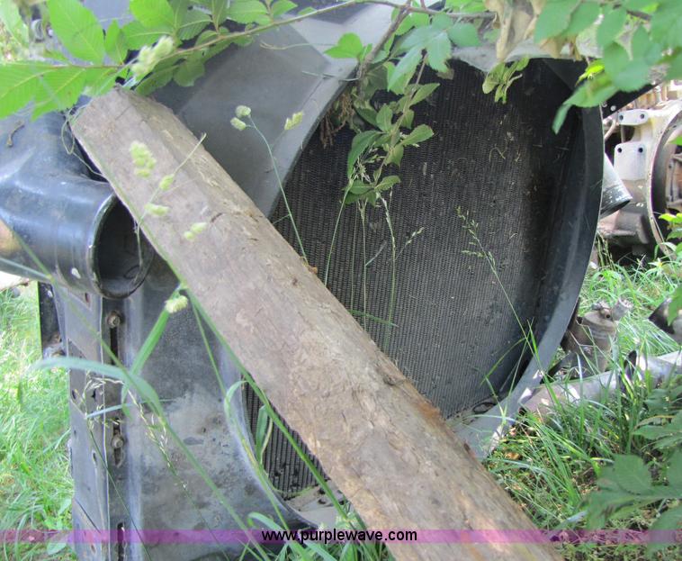 image for item 8276 Volvo radiator