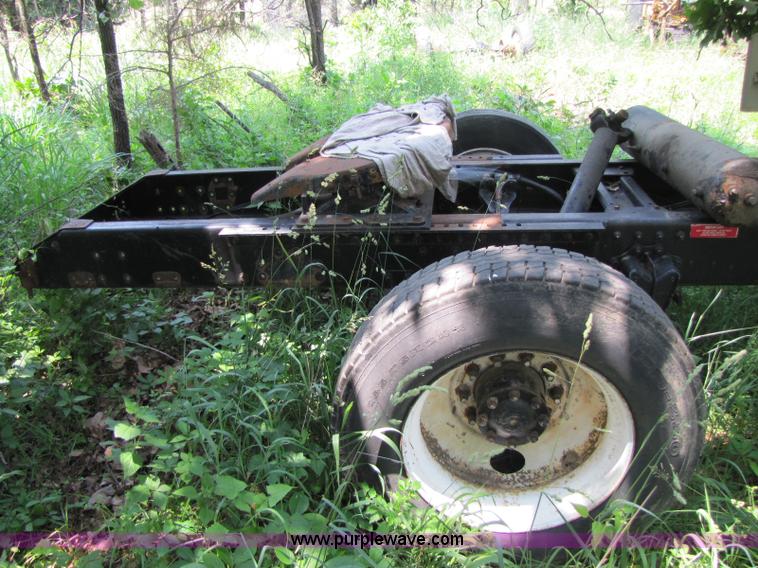 image for item 8278 1994 Volvo WIA semi truck cab and chassis