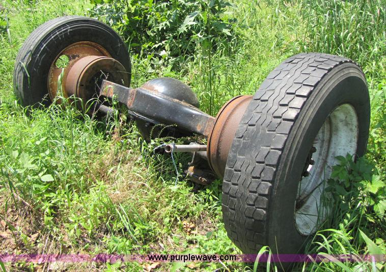 image for item 8278 1994 Volvo WIA semi truck cab and chassis