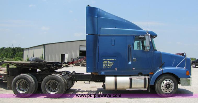 image for item 8279 1997 Volvo WIA semi truck
