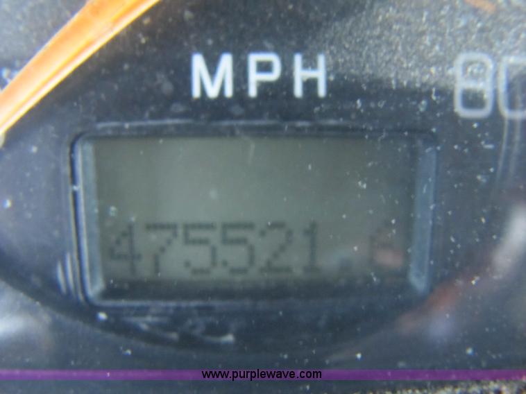 image for item 8279 1997 Volvo WIA semi truck